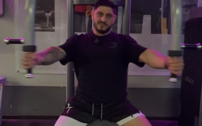 Trainingsübung Chest Fly Maschine