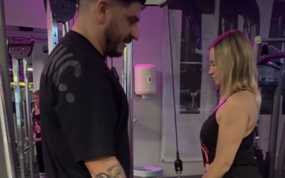 Trainingsübung Trizeps Pushdown Beidarmig